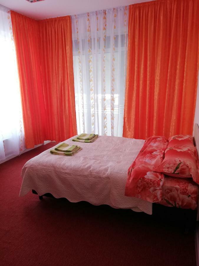 Pensiunea La Safari Târgu Neamț Exteriör bild