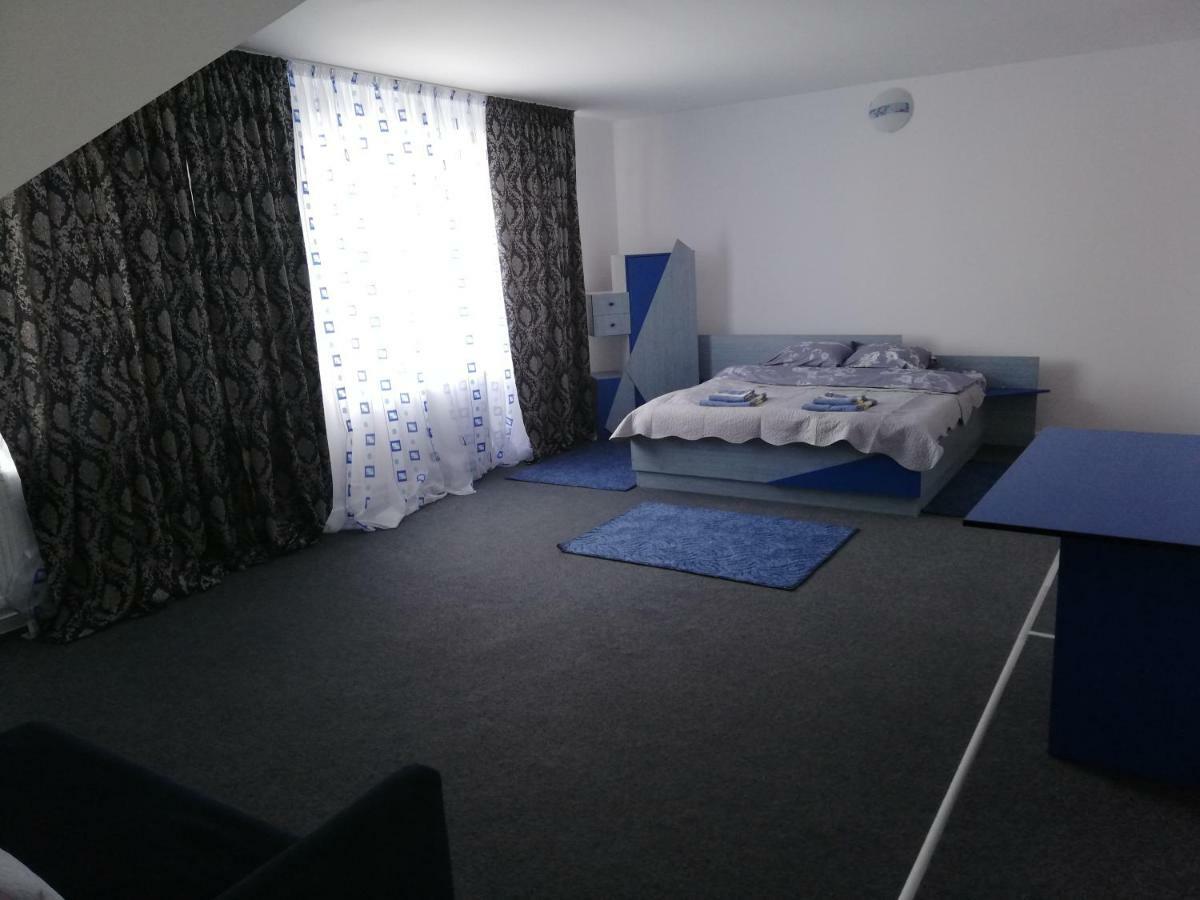 Pensiunea La Safari Târgu Neamț Exteriör bild
